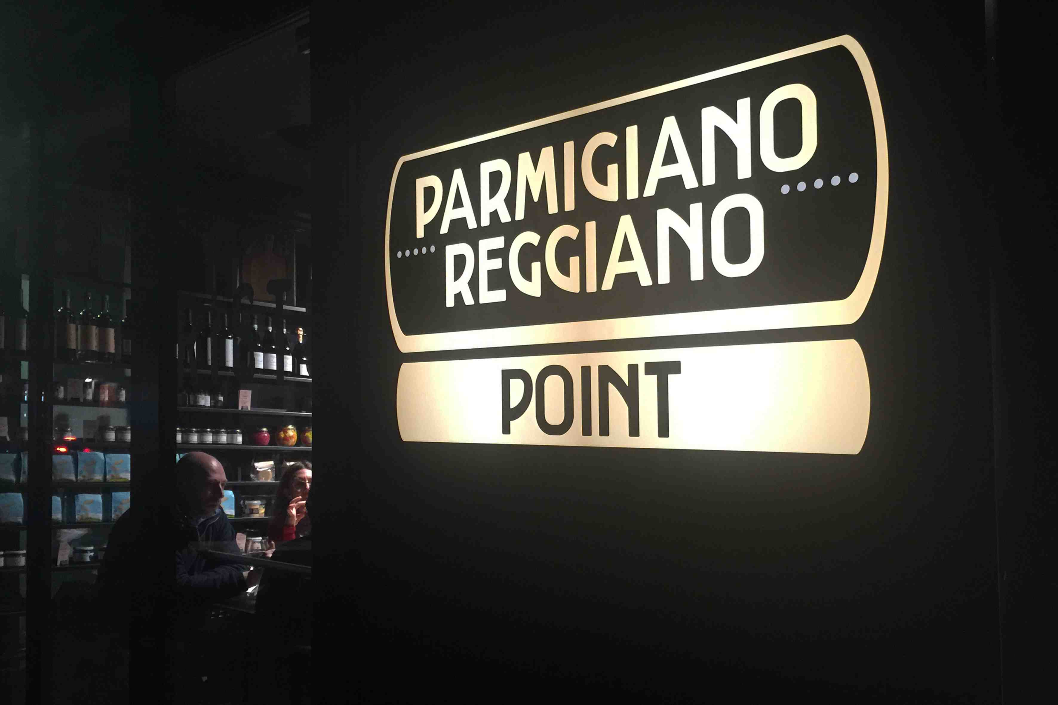 Tutti al Parmigiano Reggiano Point!
