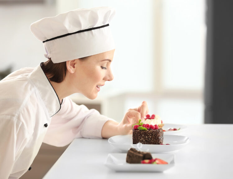 Le tendenze della pasticceria per i dessert gourmet, tra innovazione, ingredienti stagionali e alta pasticceria.