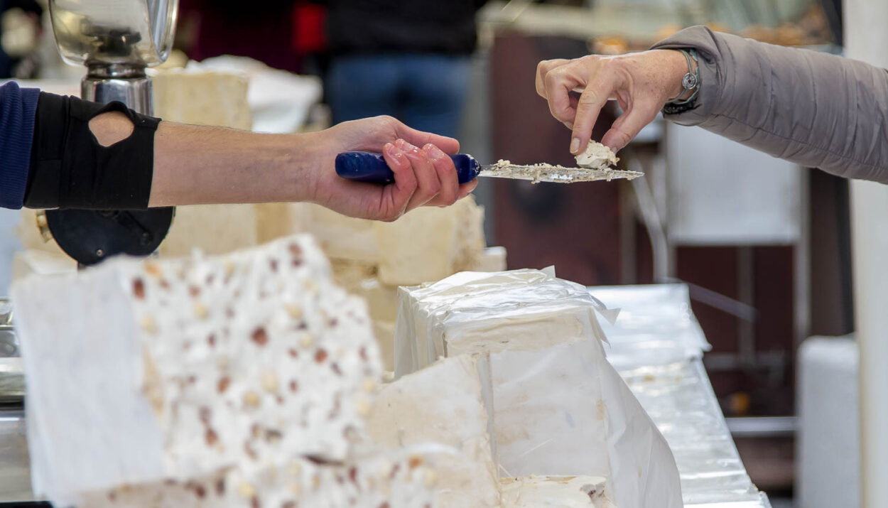 Festa del Torrone 2024 a Cremona: torrone e musica iper vivere un'esperienza multisensoriale unica