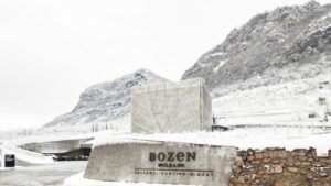 Scopri TAL di Kellerei Bozen, due vini d'eccellenza dell'Alto Adige. Tradizione, autenticità e innovazione in un'esperienza unica.