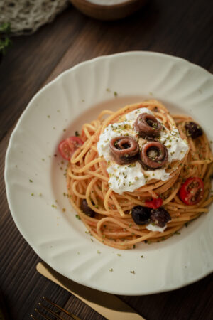 Spaghetti Alici in Salsa Rizzoli Emanuelli, per Natale un ricetta facilissima ma di grande effetto