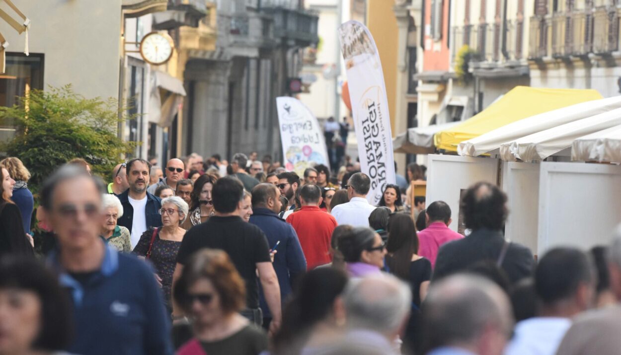 Dal 28 al 30 marzo 2025, Cremona celebra il mondo dei formaggi con degustazioni, eventi e installazioni spettacolari. Scoprilo ora!