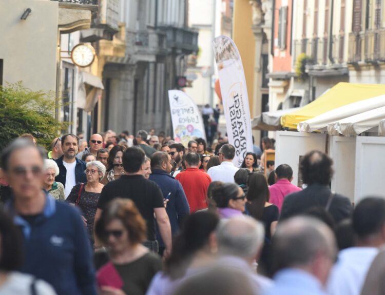 Dal 28 al 30 marzo 2025, Cremona celebra il mondo dei formaggi con degustazioni, eventi e installazioni spettacolari. Scoprilo ora!